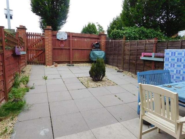 2 bed house for sale