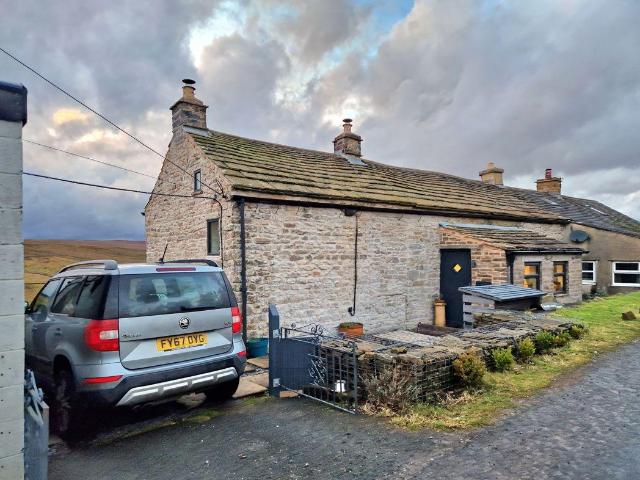 2 bed house for sale