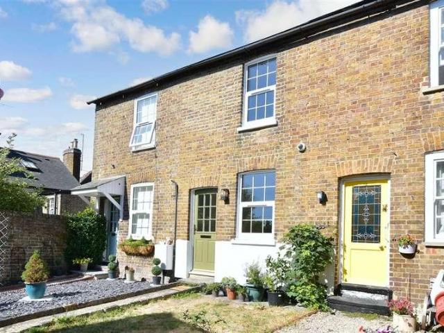 2 bed house for sale
