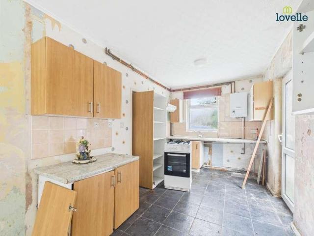 2 bed house for sale