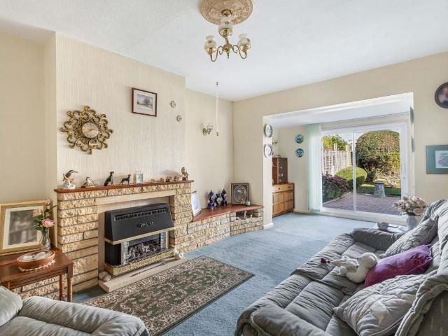 2 bed house for sale