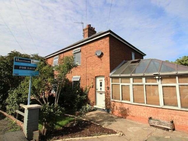 2 bed house for sale