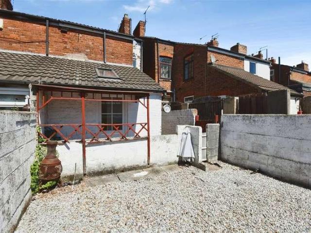 2 bed house for sale