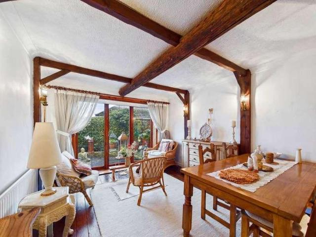 2 bed house for sale