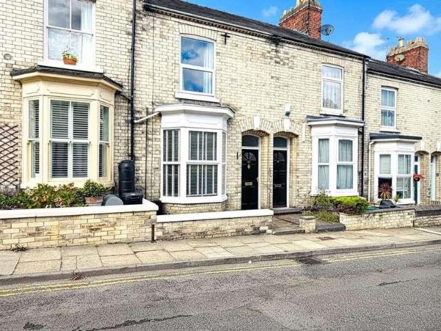 2 bed house for sale