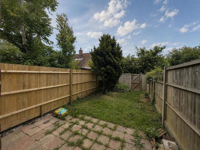2 bed house for sale