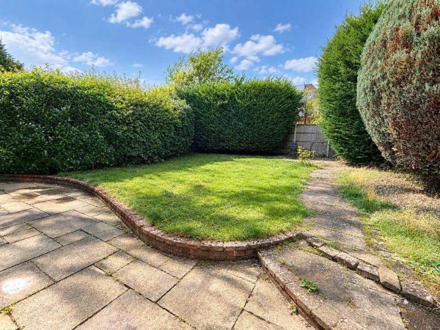 2 bed house for sale
