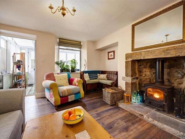 2 bed house for sale