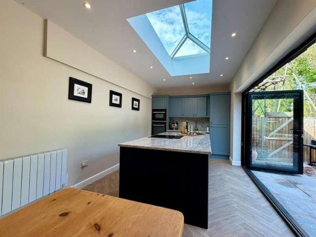 2 bed house for sale