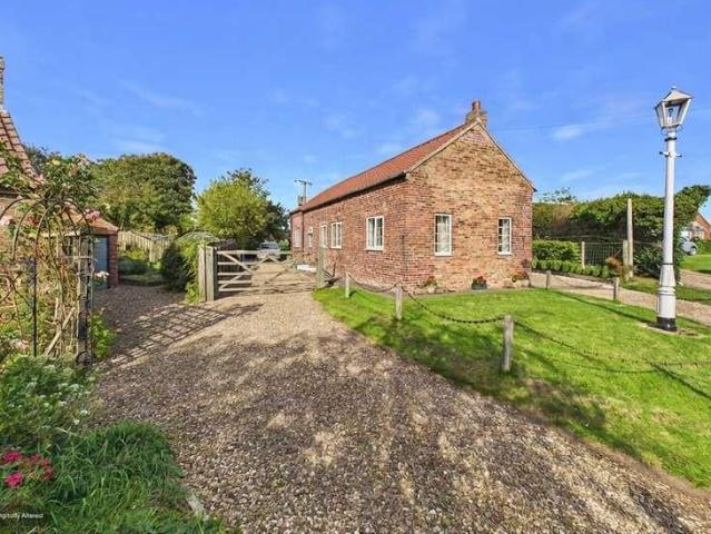 2 bed house for sale