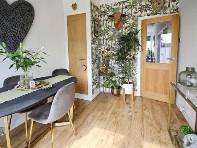 2 bed house for sale