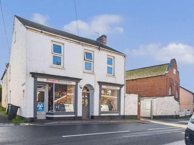 2 bed house for sale