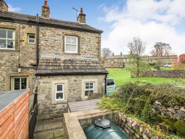 2 bed house for sale