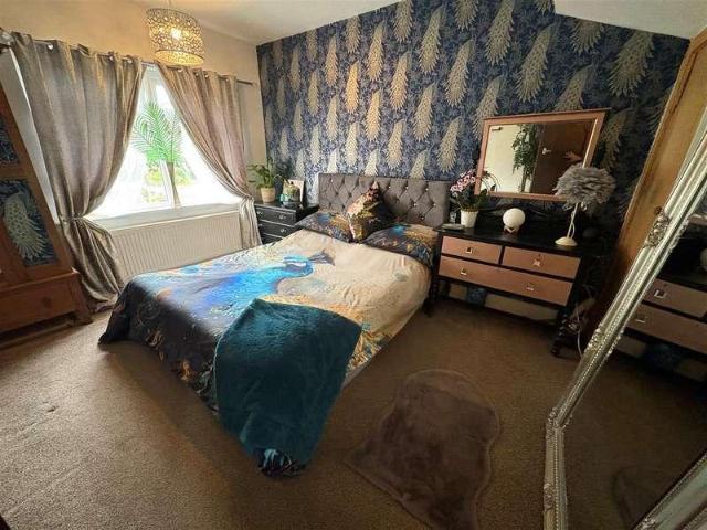 2 bed house for sale