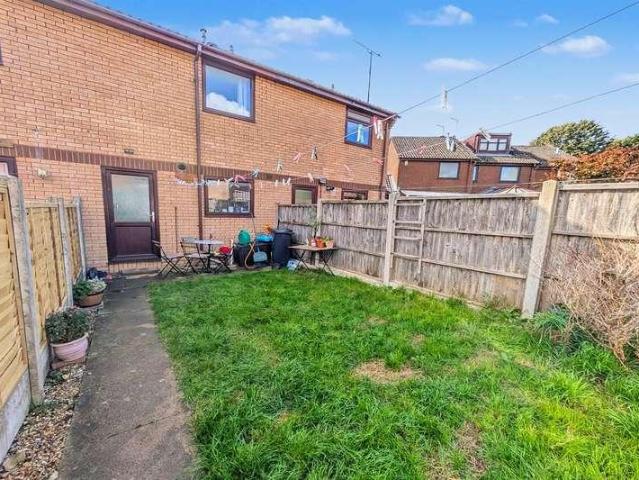 2 bed house for sale