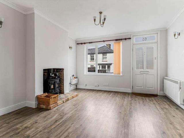 2 bed house for sale