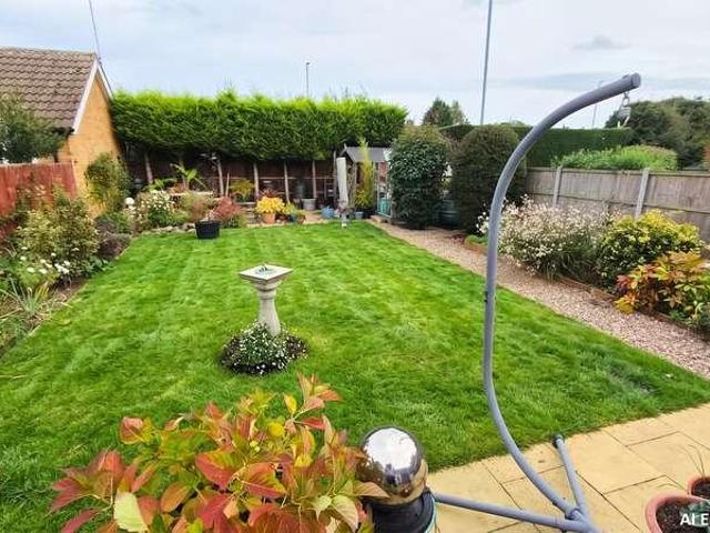 2 bed house for sale