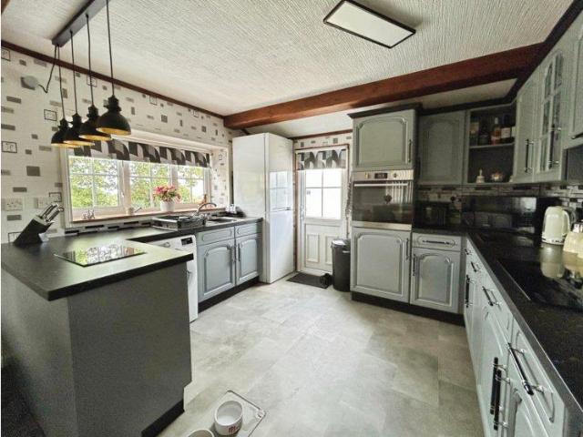 2 bed house for sale