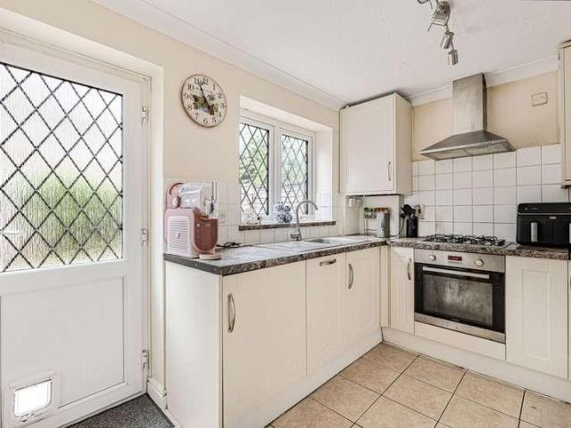 2 bed house for sale