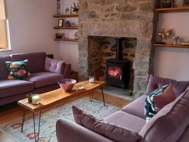 2 bed house for sale