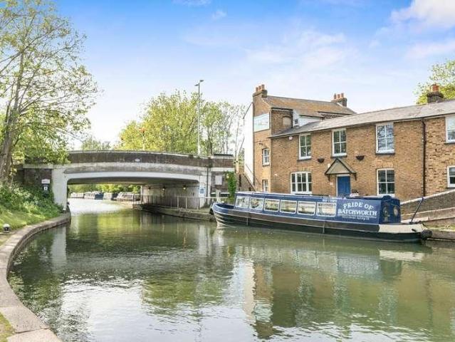 2 bed house for sale
