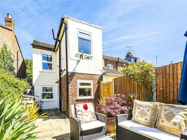 2 bed house for sale