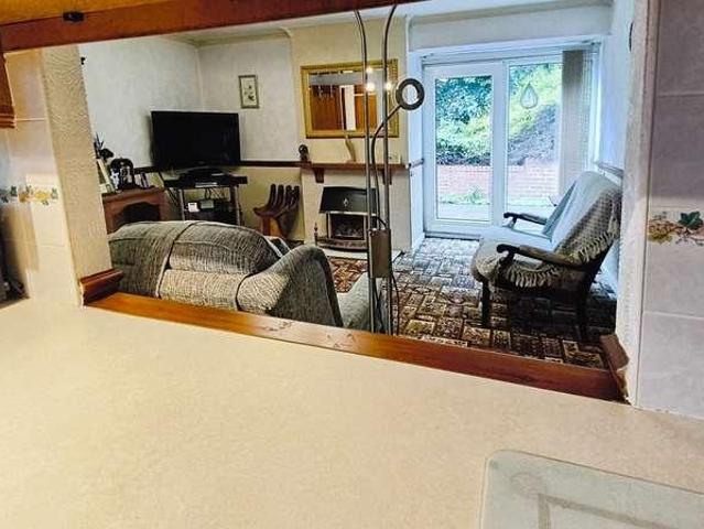 2 bed house for sale