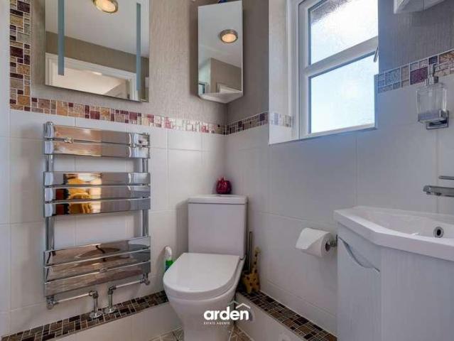 2 bed house for sale