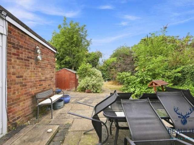 2 bed house for sale