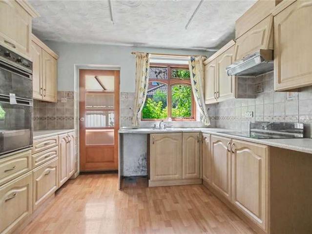 2 bed house for sale