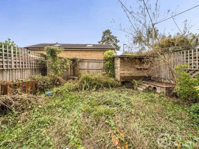 2 bed house for sale