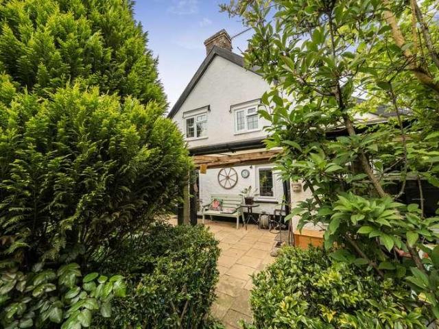 2 bed house for sale