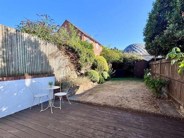 2 bed house for sale