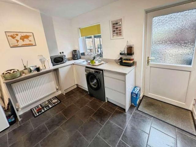 2 bed house for sale
