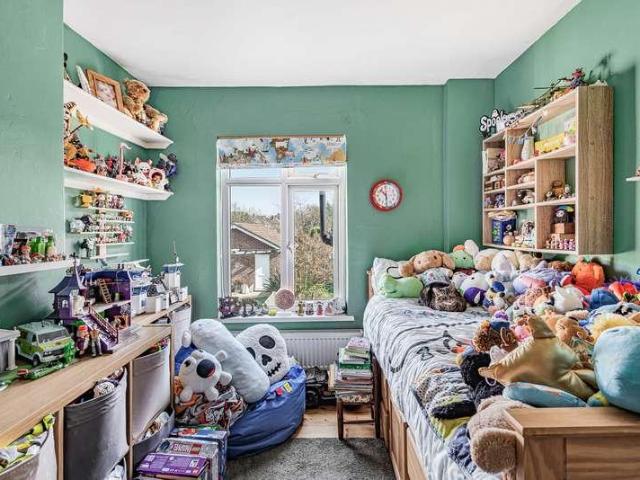 2 bed house for sale