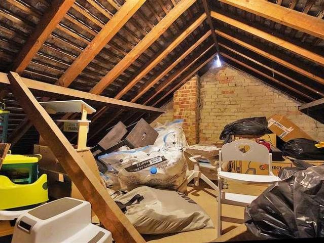 2 bed house for sale