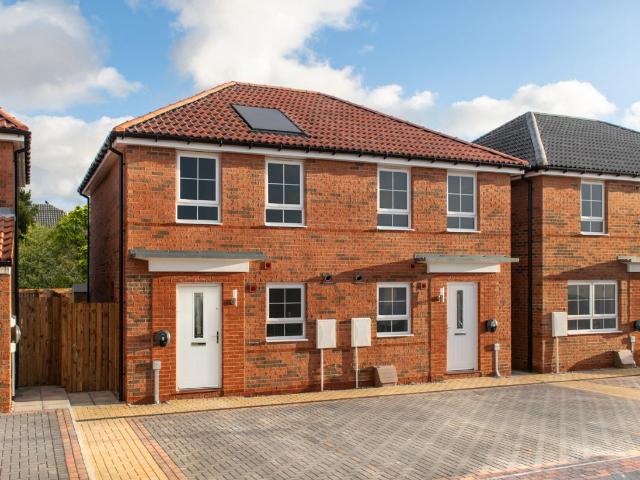 2 bed house for sale