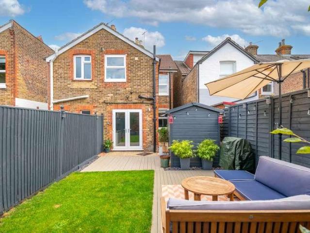 2 bed house for sale