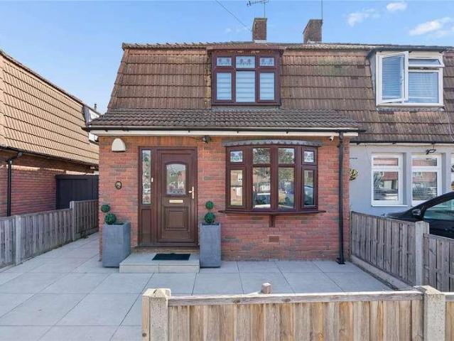 2 bed house for sale