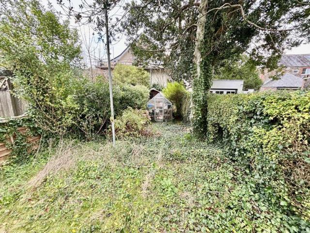 2 bed house for sale