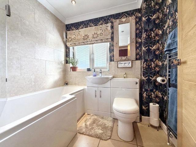 2 bed house for sale