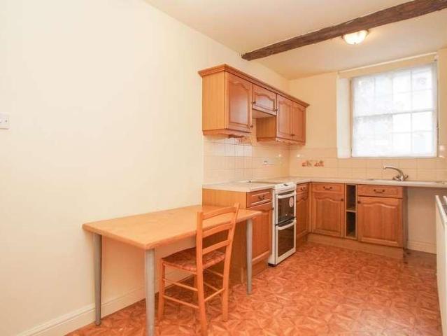 2 bed house for sale