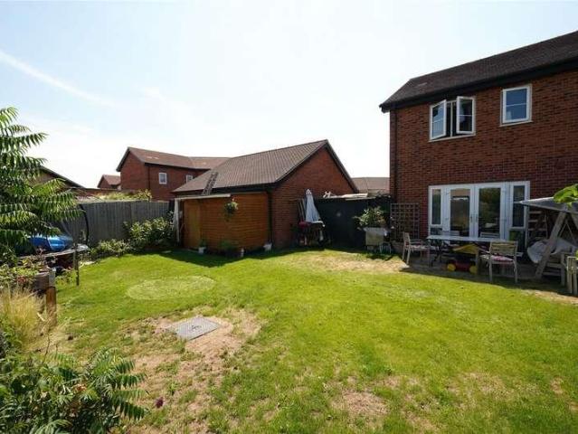 2 bed house for sale