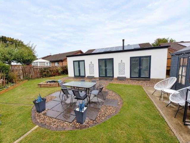 2 bed house for sale