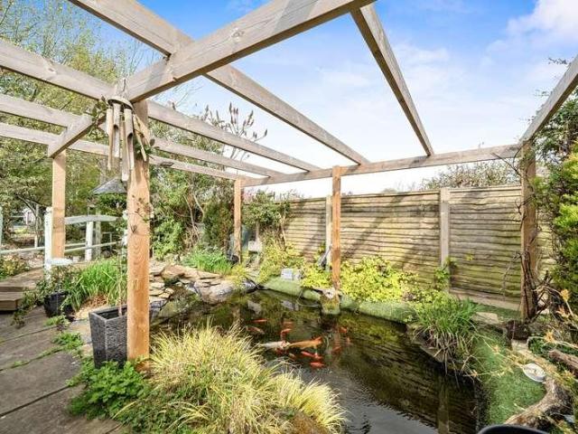 2 bed house for sale
