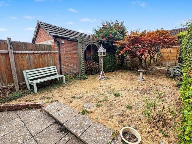 2 bed house for sale