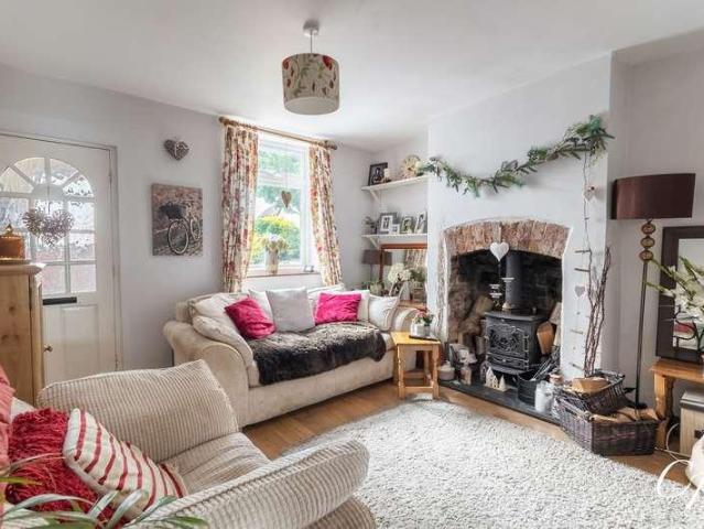 2 bed house for sale