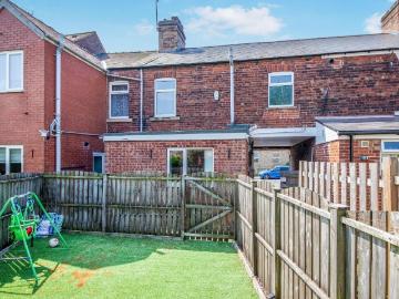 2 bed house for sale
