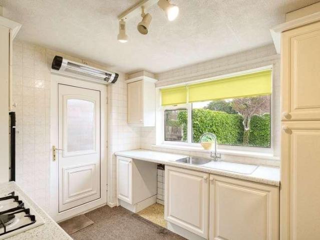 2 bed house for sale