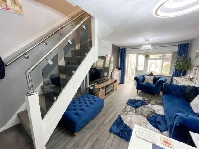 2 bed house for sale